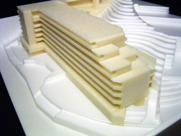 計画建物のボリューム模型
